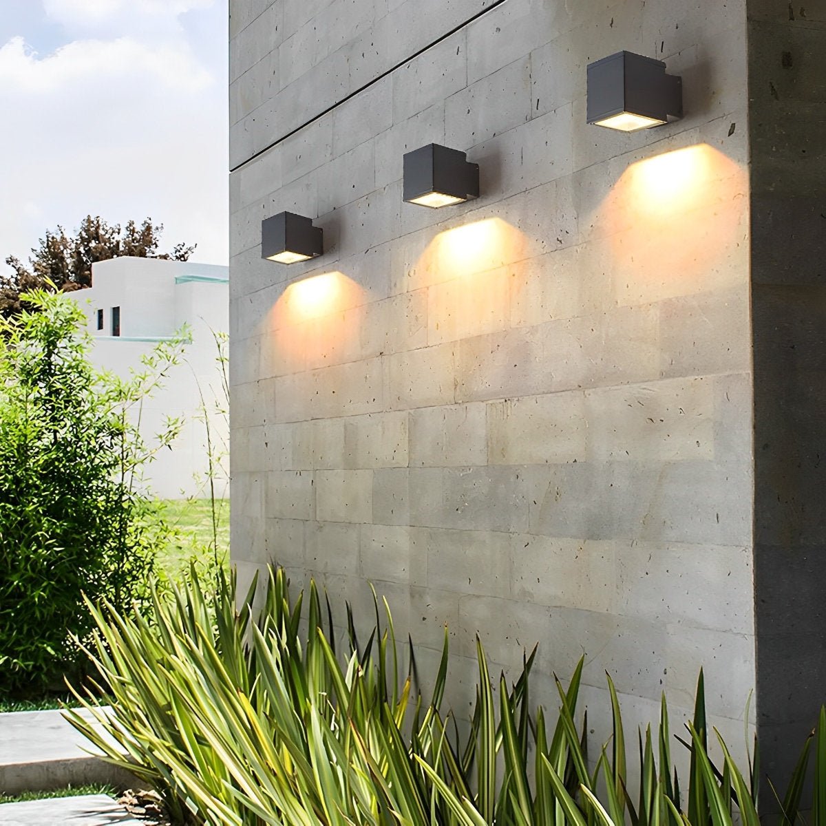 Modern Minimalist Outdoor LED Waterproof Exterior Wall Light for Courtyard Fence